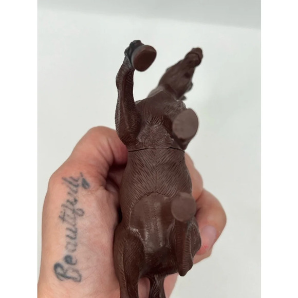 Greenbrier International Horse Figure Brown - Picture 6 of 7